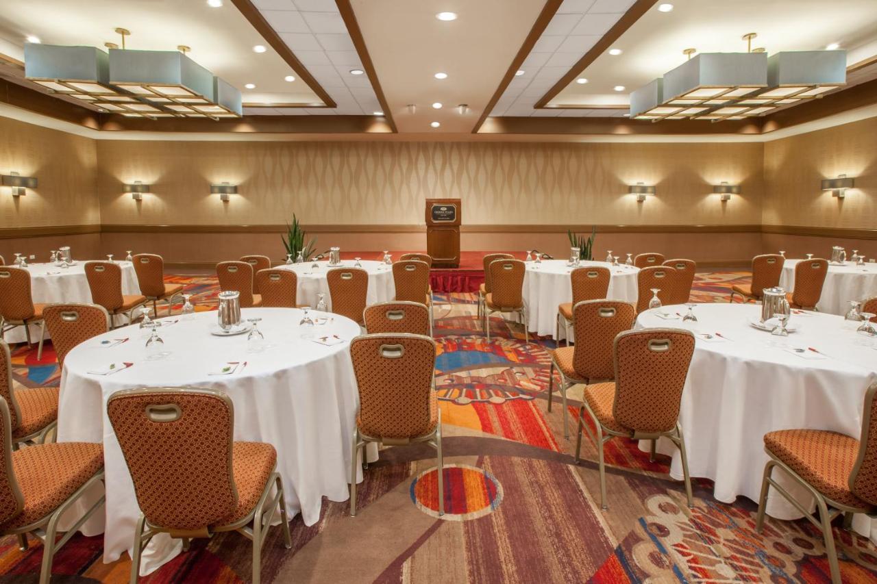 Radisson Dayton Convention Center Hotel Bagian luar foto