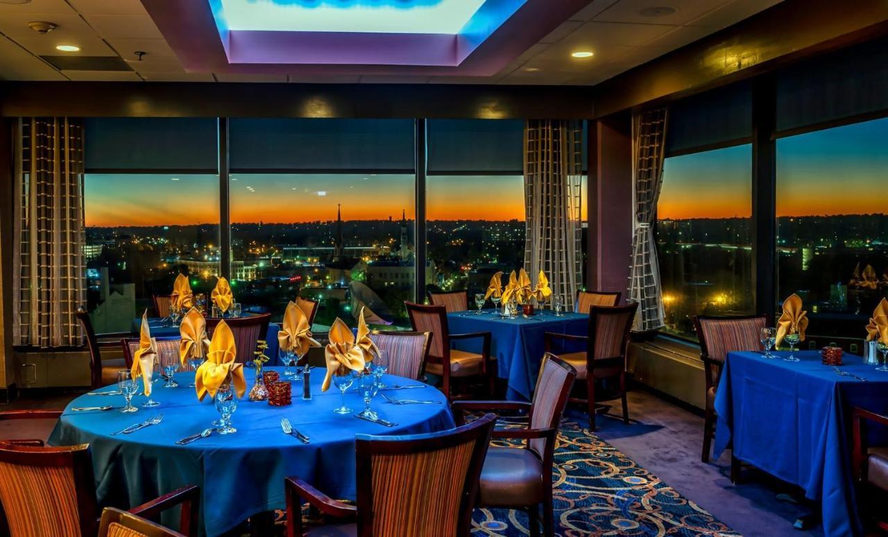Radisson Dayton Convention Center Hotel Bagian luar foto