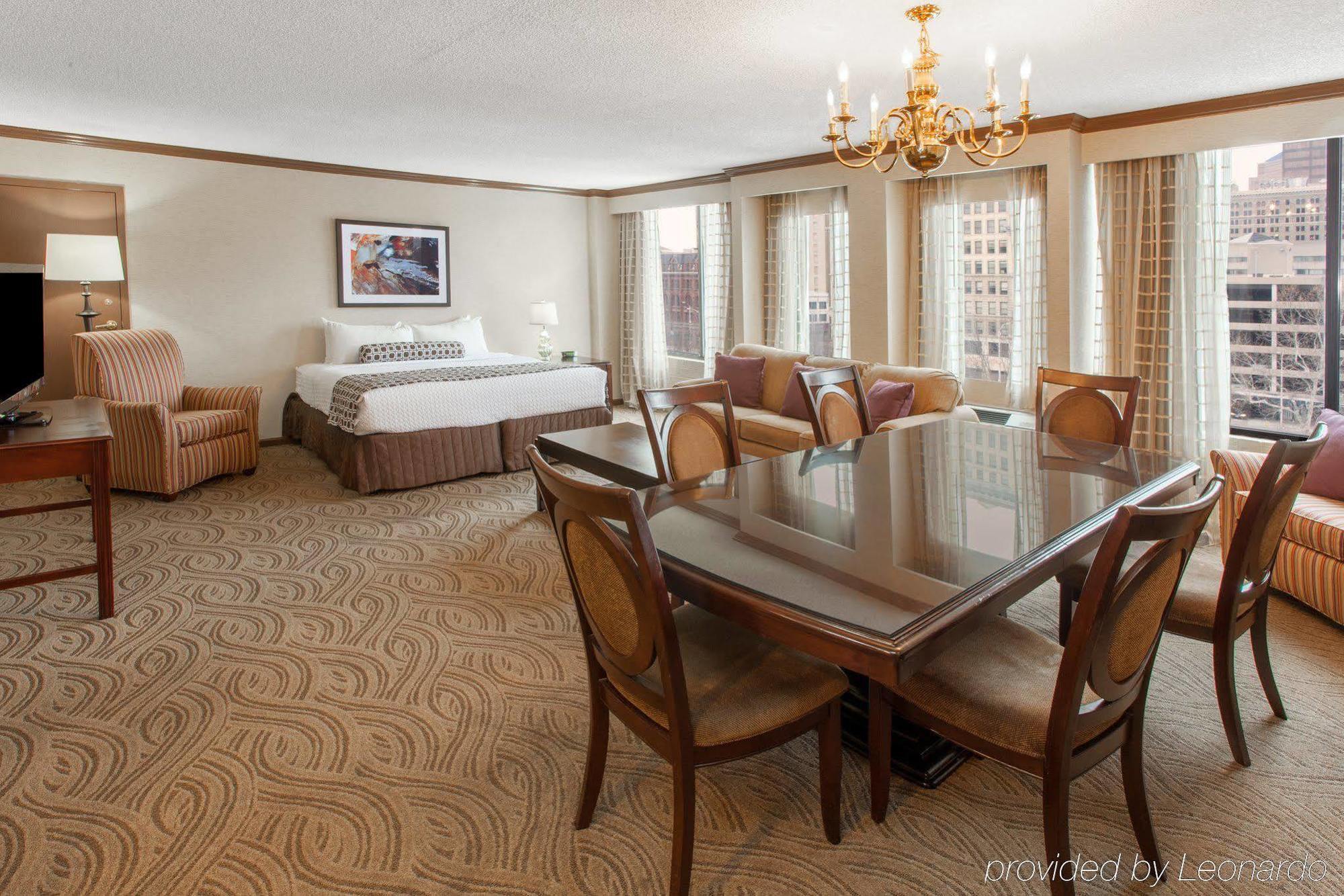 Radisson Dayton Convention Center Hotel Bagian luar foto