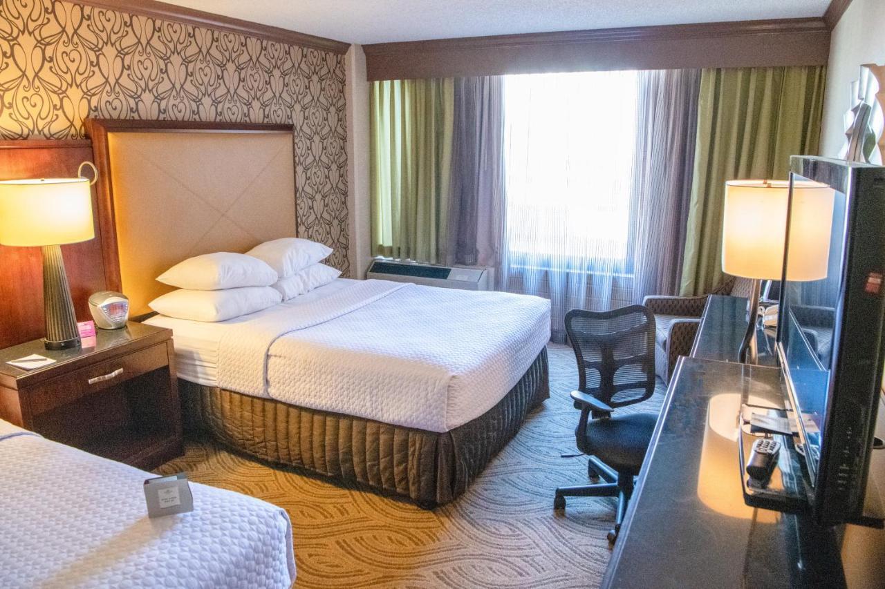Radisson Dayton Convention Center Hotel Bagian luar foto