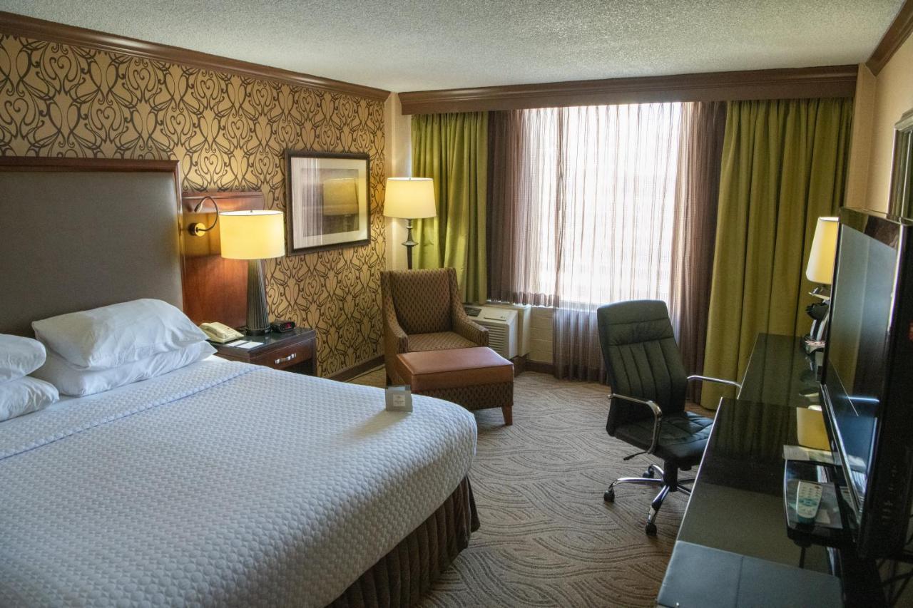 Radisson Dayton Convention Center Hotel Bagian luar foto